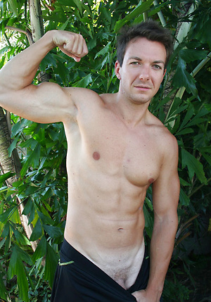 Ivan shows his ripped body by ManAvenue image 4