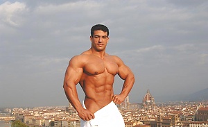 Tarek posing outdoors by Muscle Gallery image 2