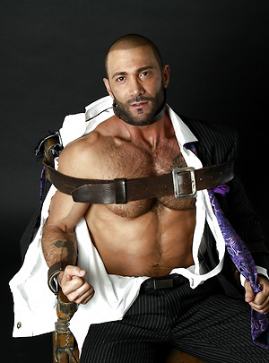 Muscle hunk Junior Stellano by Men at Play image 8