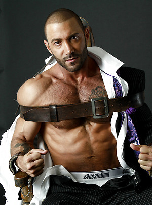 Muscle hunk Junior Stellano by Men at Play image 9