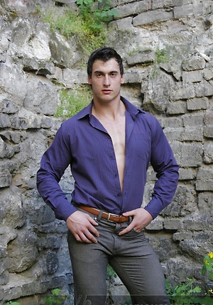 Andrey Komar shows off his body for Mark Wolff!