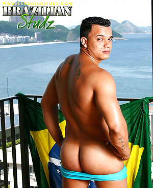 Denis Torres jacking off his fat cock