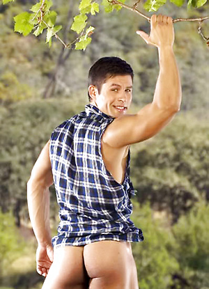 Brunette hunk Arthur Gordon naked outdoors