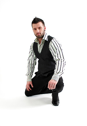 Tattooed hunk Manuel DeBoxe by Maskurbate image 4