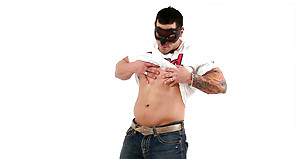 Bodybuilder Elio shows his uncut cock by Maskurbate image 2