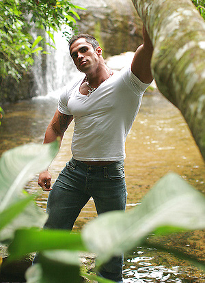 Muscle man Samuel Vieira by Muscle Hunks image 12