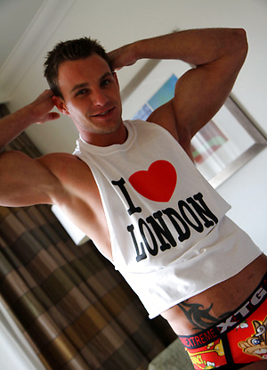 Straight jock Bailey Morgan strips for Zac