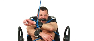 Muscled hunk Will Swagger bounded