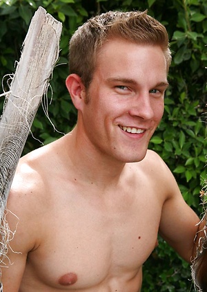 Blond muscle stud Weston by Frat Men image 2