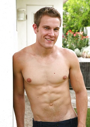 Blond muscle stud Weston by Frat Men image 3