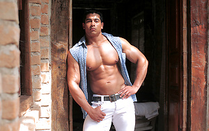 Pepe Mendoza photos