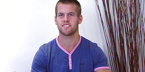 Muscle stud jacking off by English Lads image 1