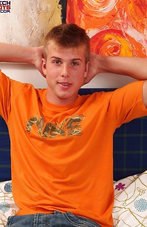 Muscle twink jerking off dick by Czech Boys image 2