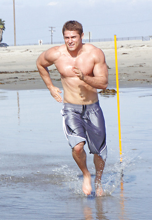 Muscle man Alexander posing by SeanCody image 8