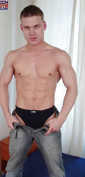 Muscled twink jacking off by Czech Boys image 4