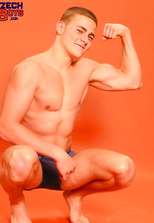 Muscle stud from europe naked