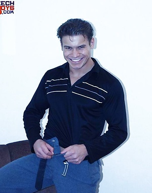 Muscular dude by Czech Boys image 3