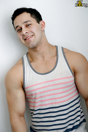 Young Bodybuilder Chris Fields Shows Off and CUMS by Gayhoopla image 1