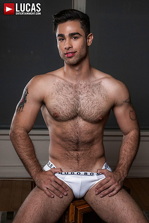 Lucas Leon Services Michael Lucas' Cock by Lucas Entetainment image 13