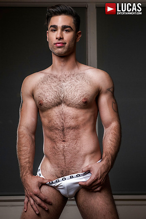 Lucas Leon Services Michael Lucas' Cock by Lucas Entetainment image 14