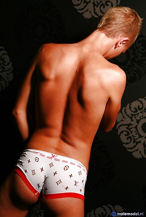 Alfred in bed by Male Model image 5