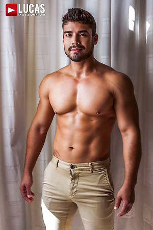 Sir Peter Tops Dann Grey Bareback fuck by Lucas Entetainment image 17