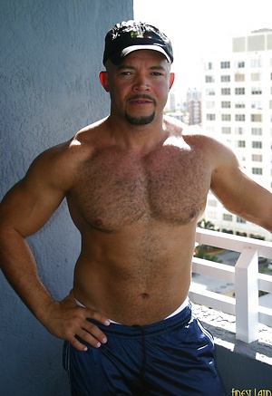 Muscle latin hunk Enzo by Finest Latin Men image 5