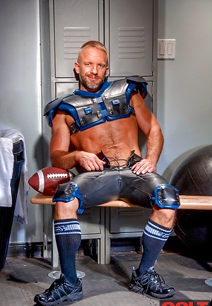Muscle hunk Dirk Caber by Colt Studio image 6