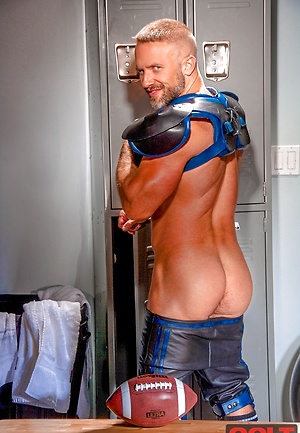 Muscle hunk Dirk Caber by Colt Studio image 10