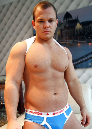 Hung Muscle Cub - Dennis Conerman stripped down for Ben by Bentley Race image 2