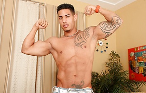 Muscle boy Vinn Deisel strokes dick by Circle Jerk Boys image 9