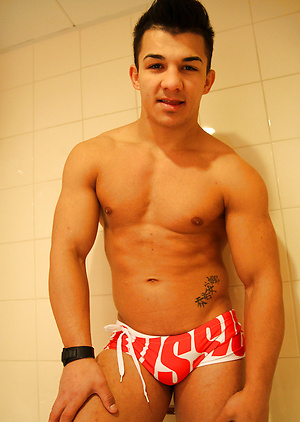 Shower time with Boxer John Pavel by Bentley Race image 5