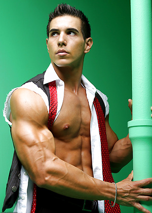 Fitness King Kevin Ramos naked