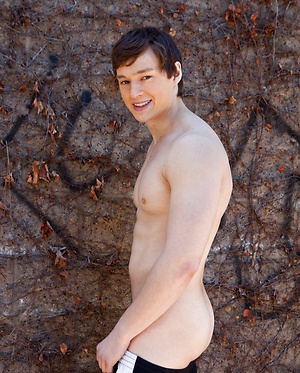 Max Steel shows his cock and butt outdoors