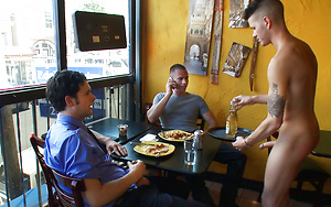 Restaurant patrons abuse a bad waiter and make him serve naked in public.