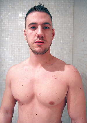 Shower time with my mate Jeffry Branson by Bentley Race image 5