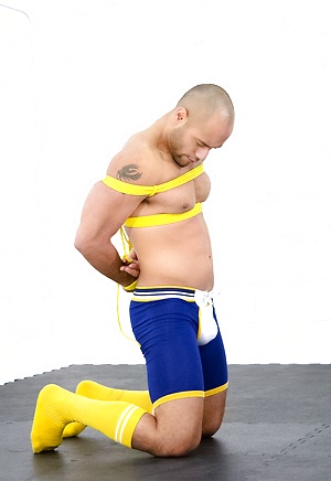 Bald muscle star Leo Forte bounded