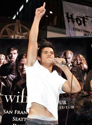 Taylor Lautner by Male Stars image 11