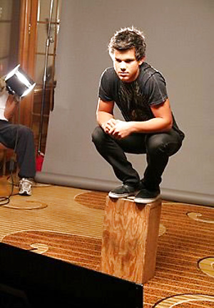 Taylor Lautner by Male Stars image 15