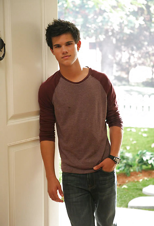Taylor Lautner by Male Stars image 16
