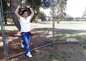 Hunter Gage shows his uncut cock by Gayhoopla image 8