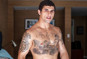 Brunette stud Jimmy Clay strokes dick