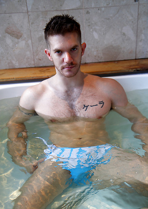 Hit the hot tub with Skippy Baxter by Bentley Race image 4