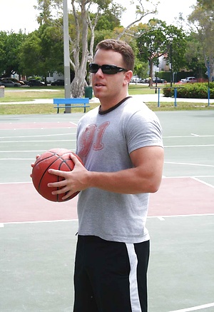Backseat Basketball with Chris Banner by ManAvenue image 1