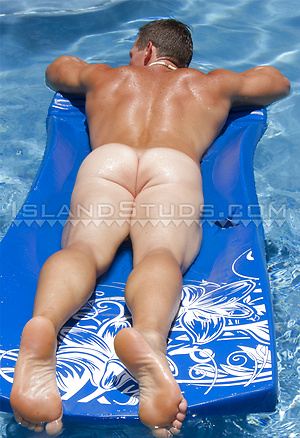 Hung Muscle Daddy Miller is BACK! by Island Studs image 3