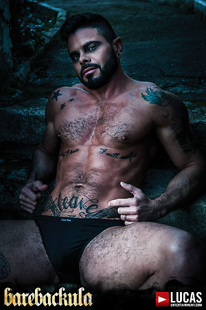 Barebackula Grants Jonathan Harder A Raw Threesome by Lucas Entetainment image 12